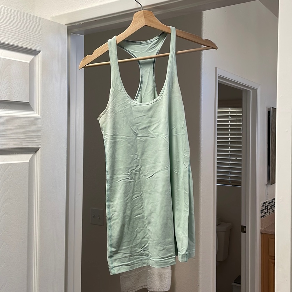 Lululemon tank